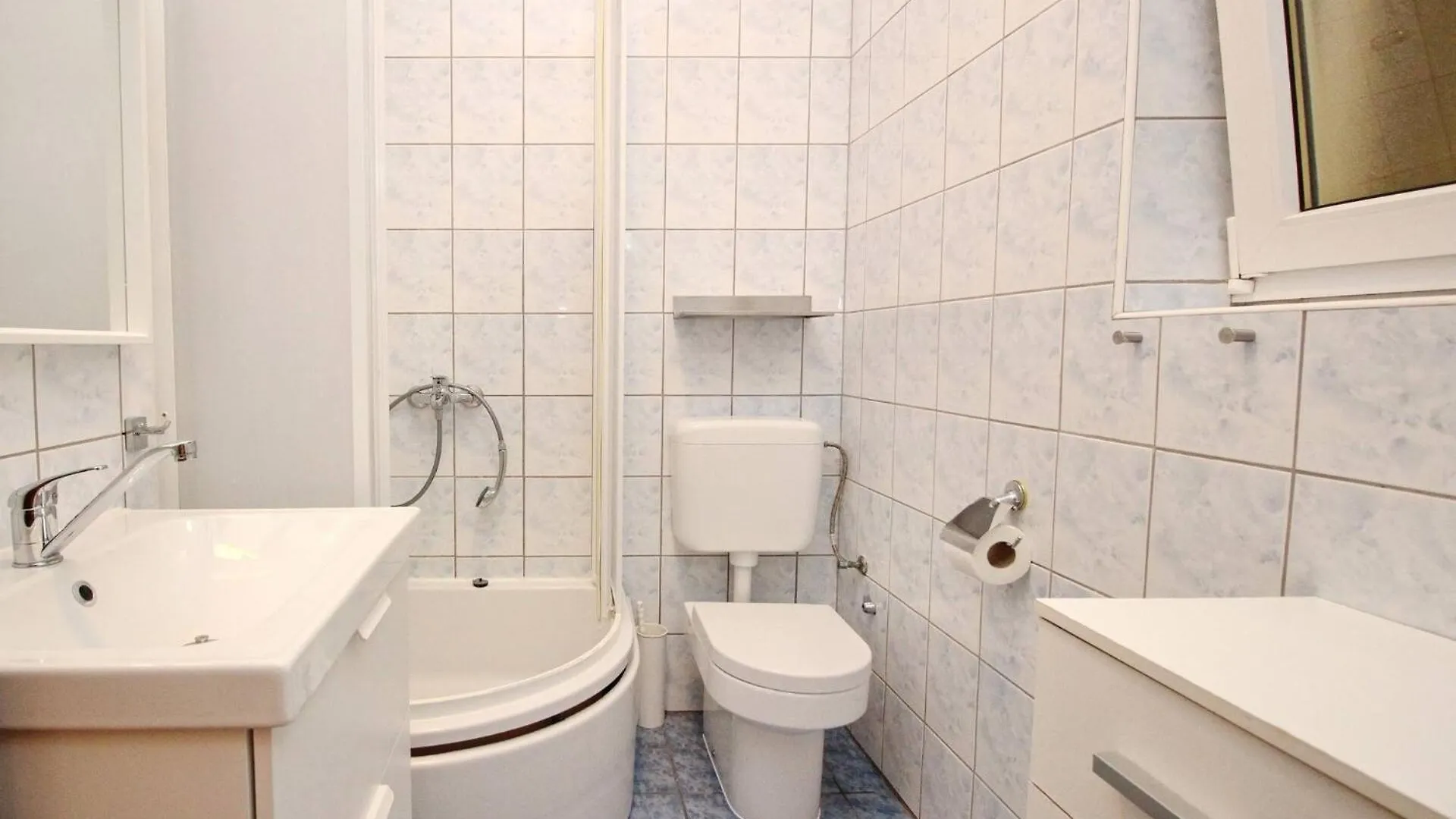 Apartment Studio Rozman Beach Baska